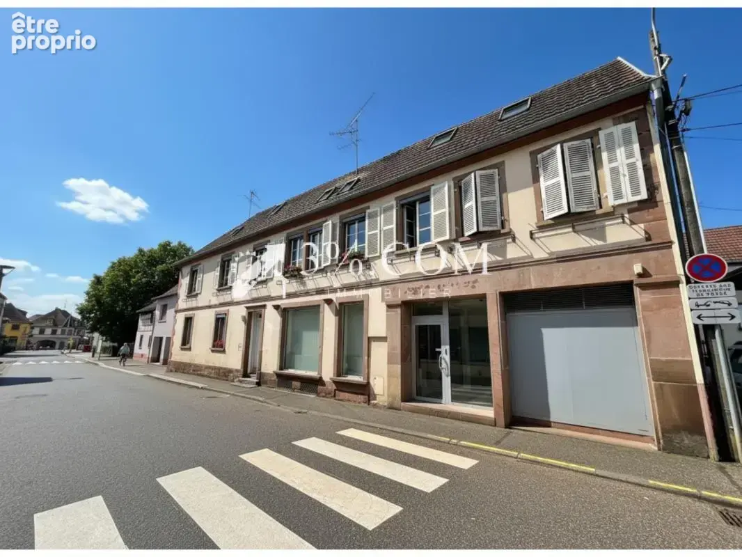 3%COM  Immeuble composé d'un  belle habitation et d'un local - photo 14
