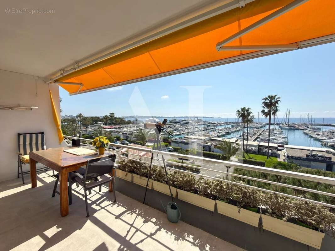 Appartement à VALLAURIS