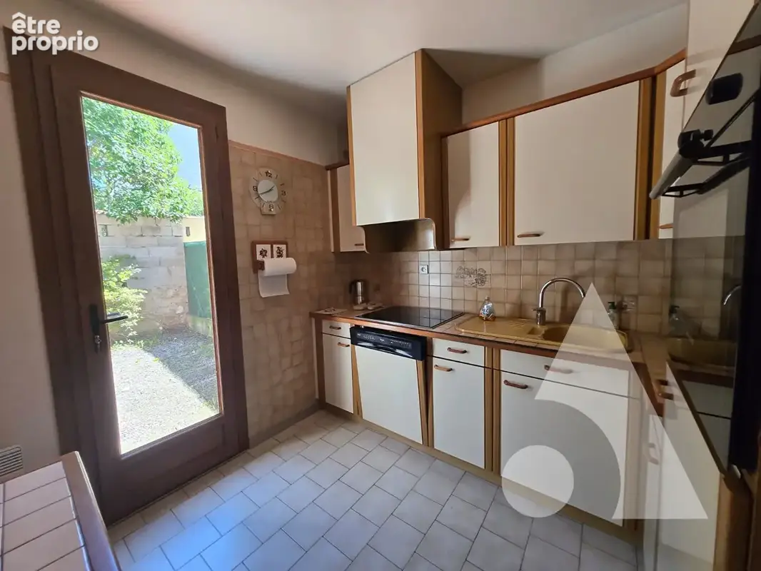 Marseille 10ème, Maison 4 Pièces de 96 m² avec Garage & Jardins Calme et Beaux Extérieurs - photo 4