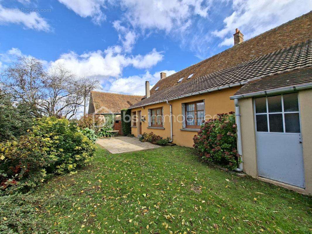 Maison à SAINT-BENOIT-SUR-LOIRE