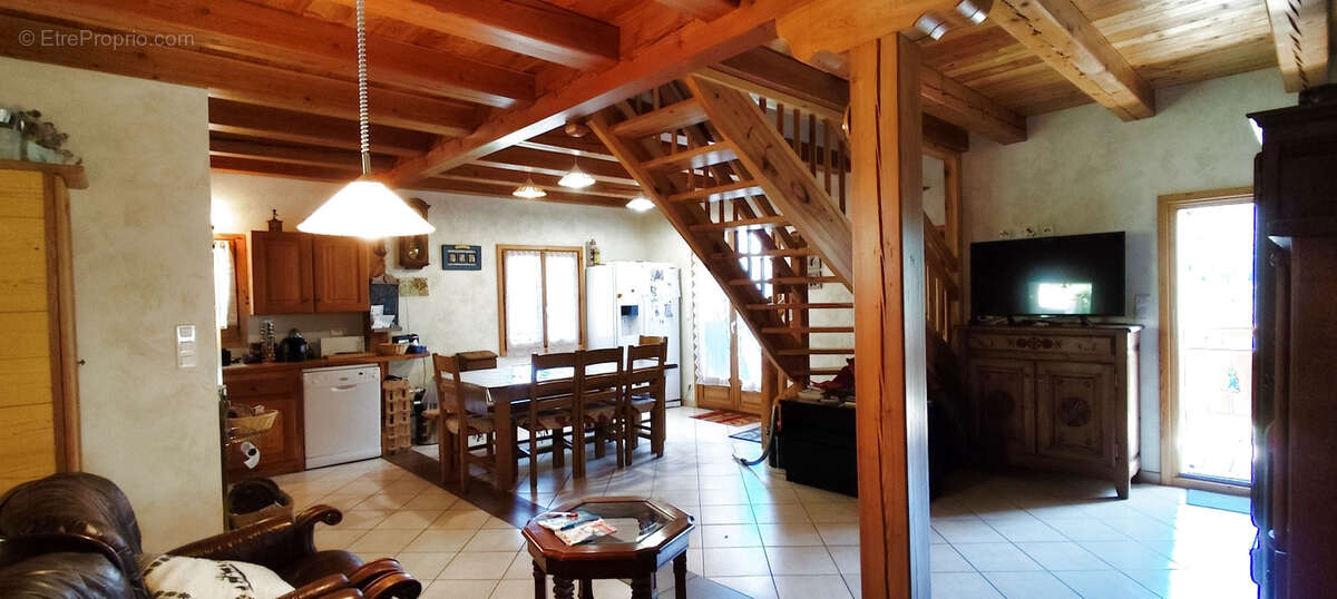 Vaste maison dans hameau au calme - photo 5