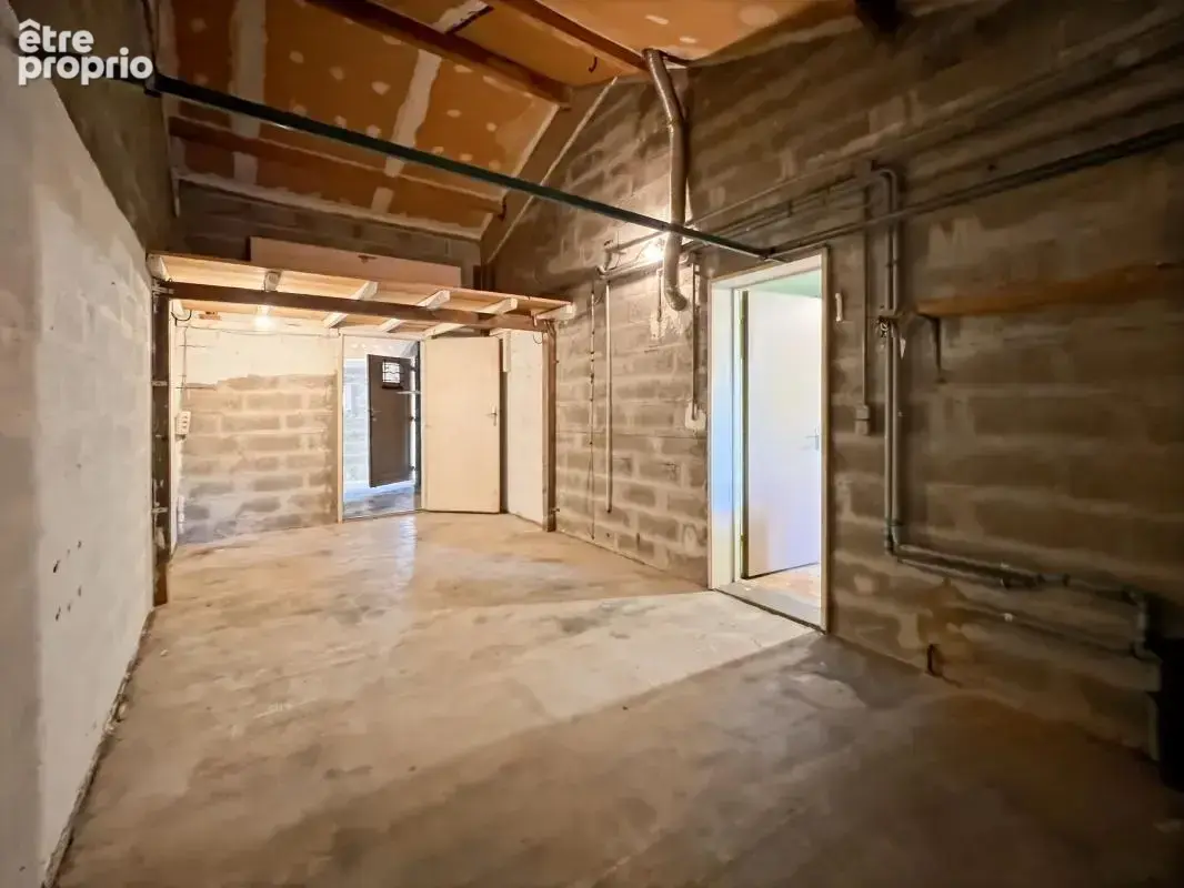 LORIOL - Maison À Vendre - Une maison pleine de potentiel, idéale pour votre projet de vie - photo 9