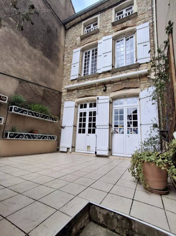 Maison à SAINT-GENGOUX-LE-NATIONAL