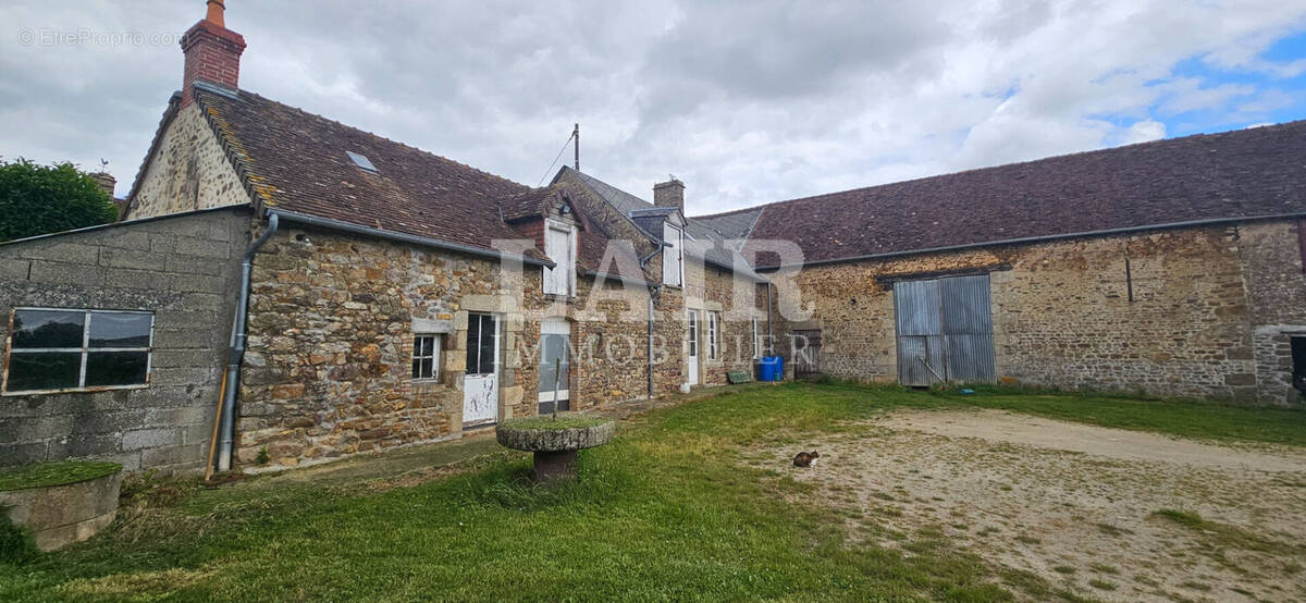 Maison à SAINT-LEONARD-DES-BOIS