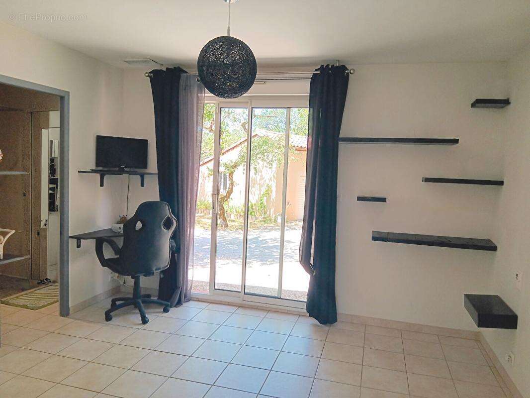Crayssac 46150 Maison de plain-pied 215 m² terrain et piscine - photo 9