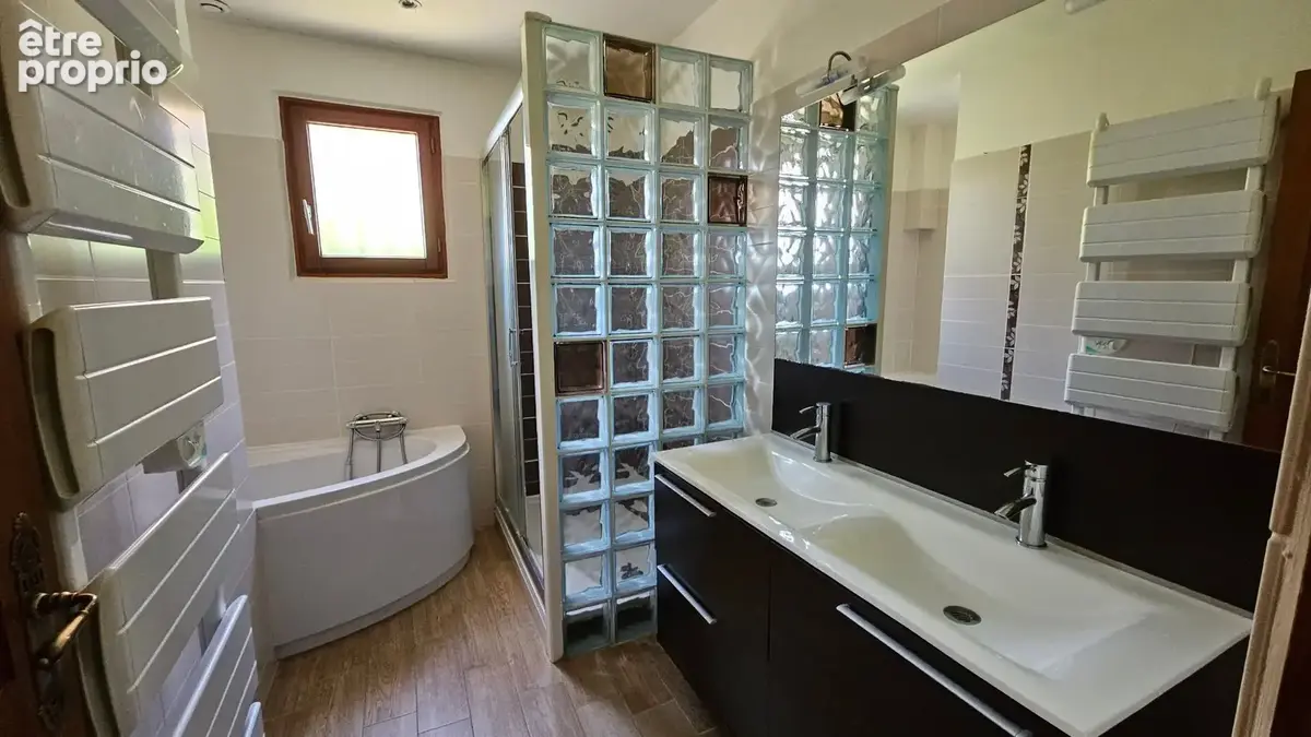 Maison  - 162 m² - NOTRE DAME D'OE - photo 5