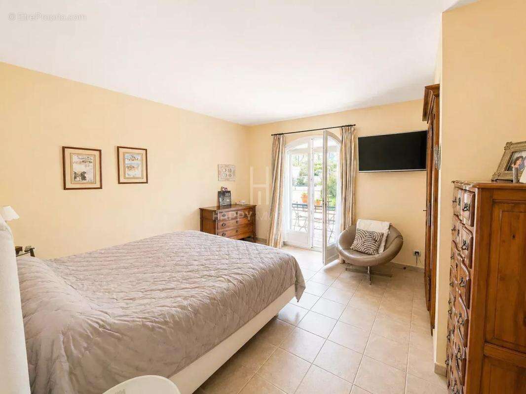 Maison à FONTVIEILLE