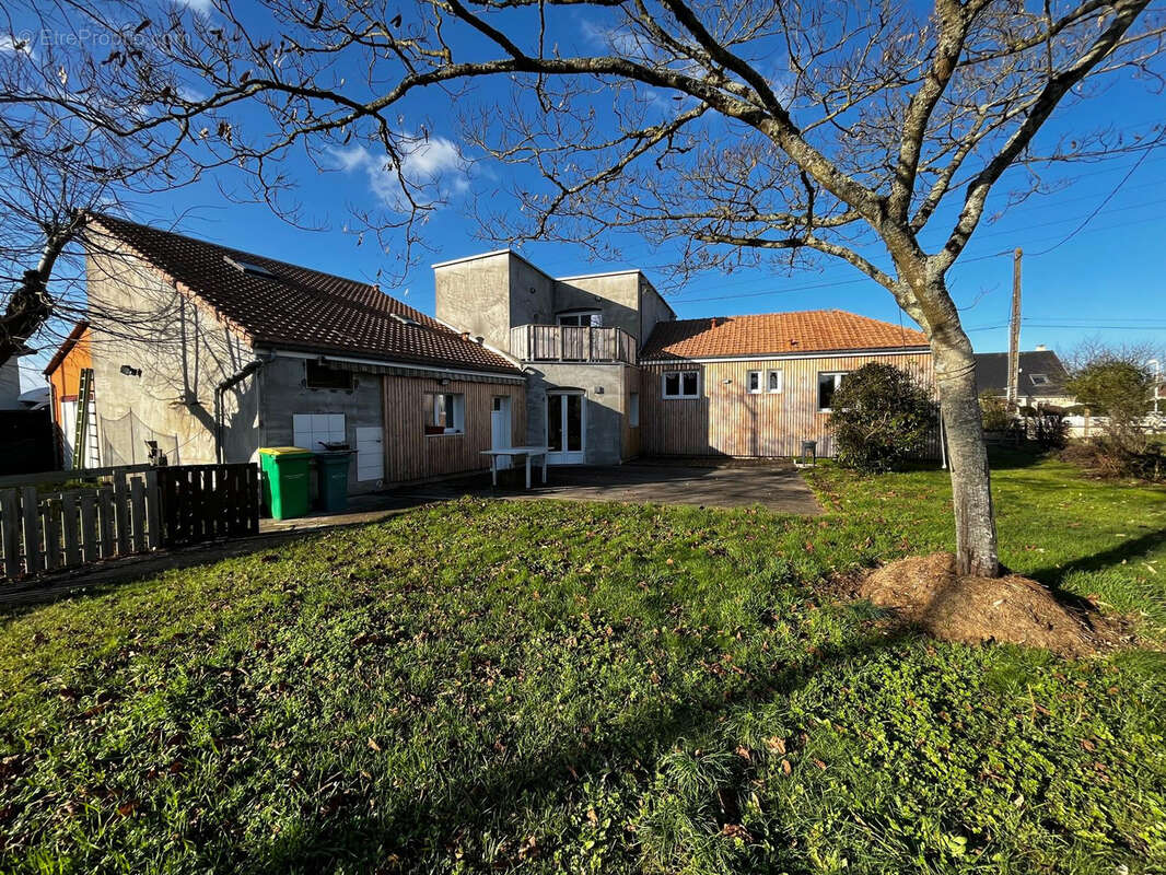 Maison à CHAMPAGNE