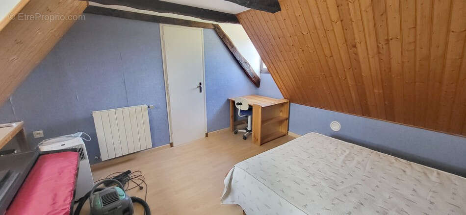 Maison en pierre bénéficiant d'une piscine et d'un panorama champêtre - photo 18