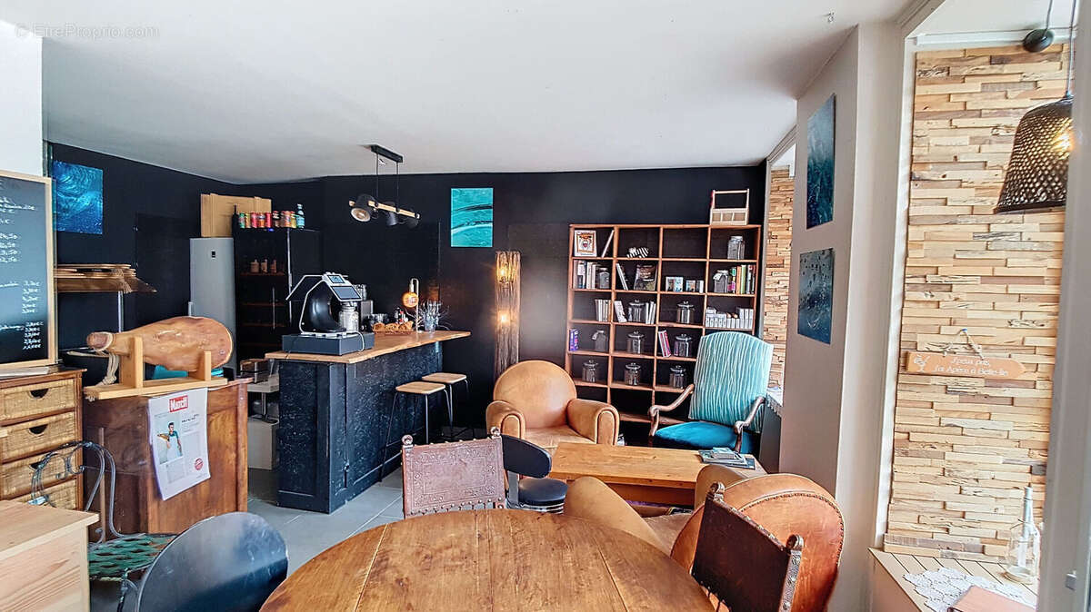 Commerce à LE PALAIS