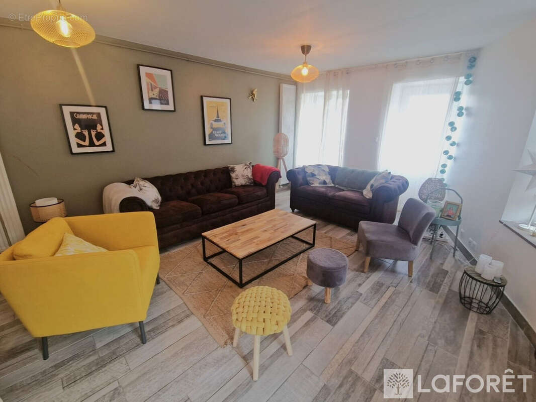 Maison à COLLEVILLE-MONTGOMERY