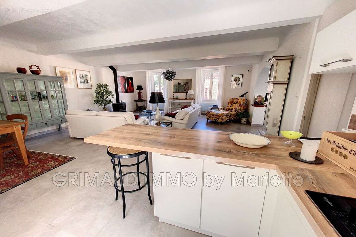 Maison à LA GARDE-FREINET