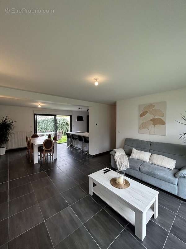 Maison à LA CHAPELLE-SAINT-MESMIN