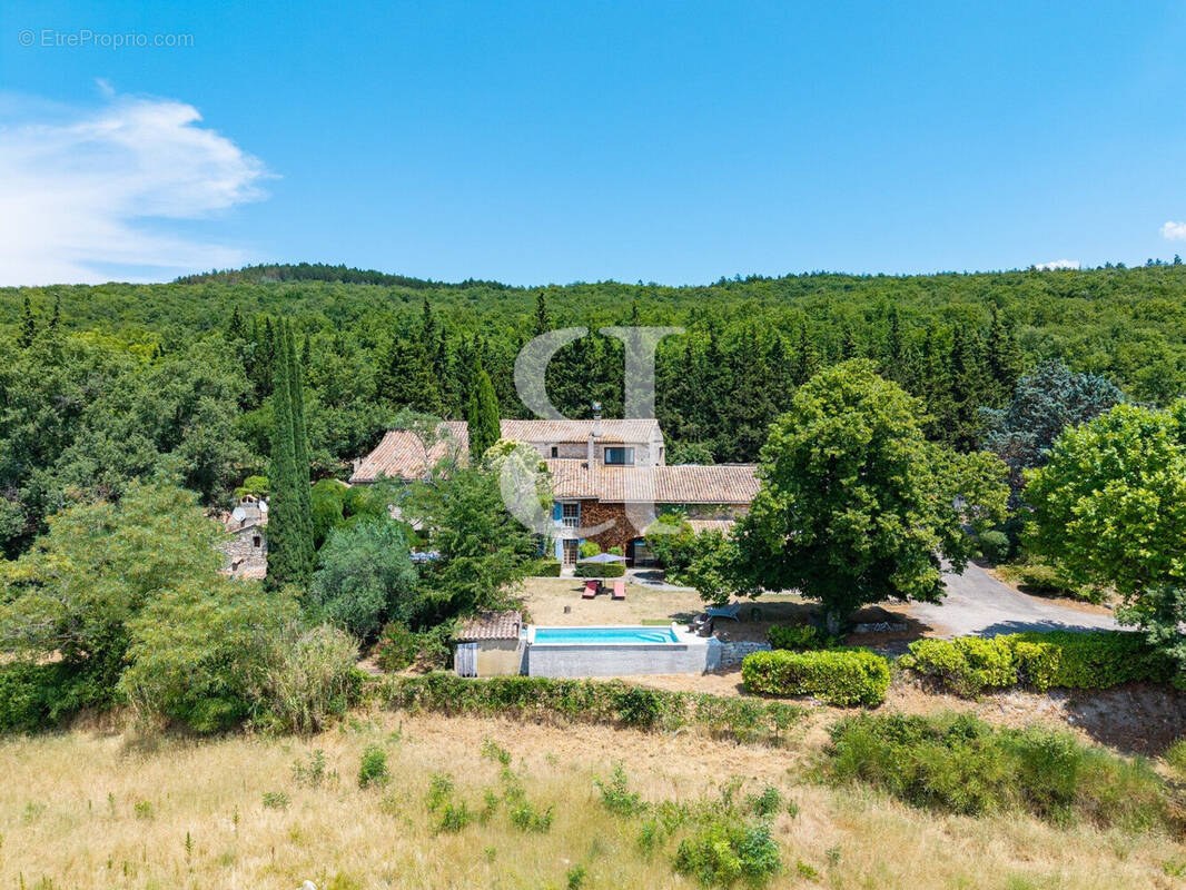 Maison à MONTELIMAR