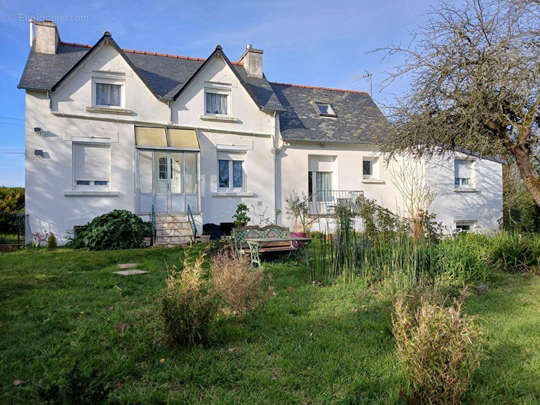 Maison à LANDELEAU