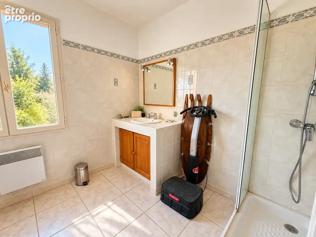 Six fours les plages - maison de 130 m2 - terrain 1037 m2 - calme - - photo 9