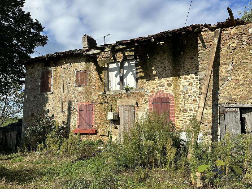 Maison à SAINT-LEONARD-DE-NOBLAT
