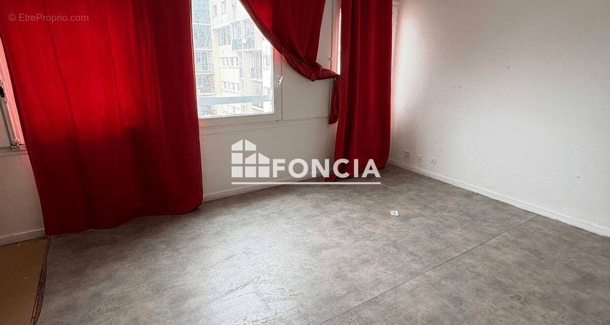 Appartement à LA COURNEUVE