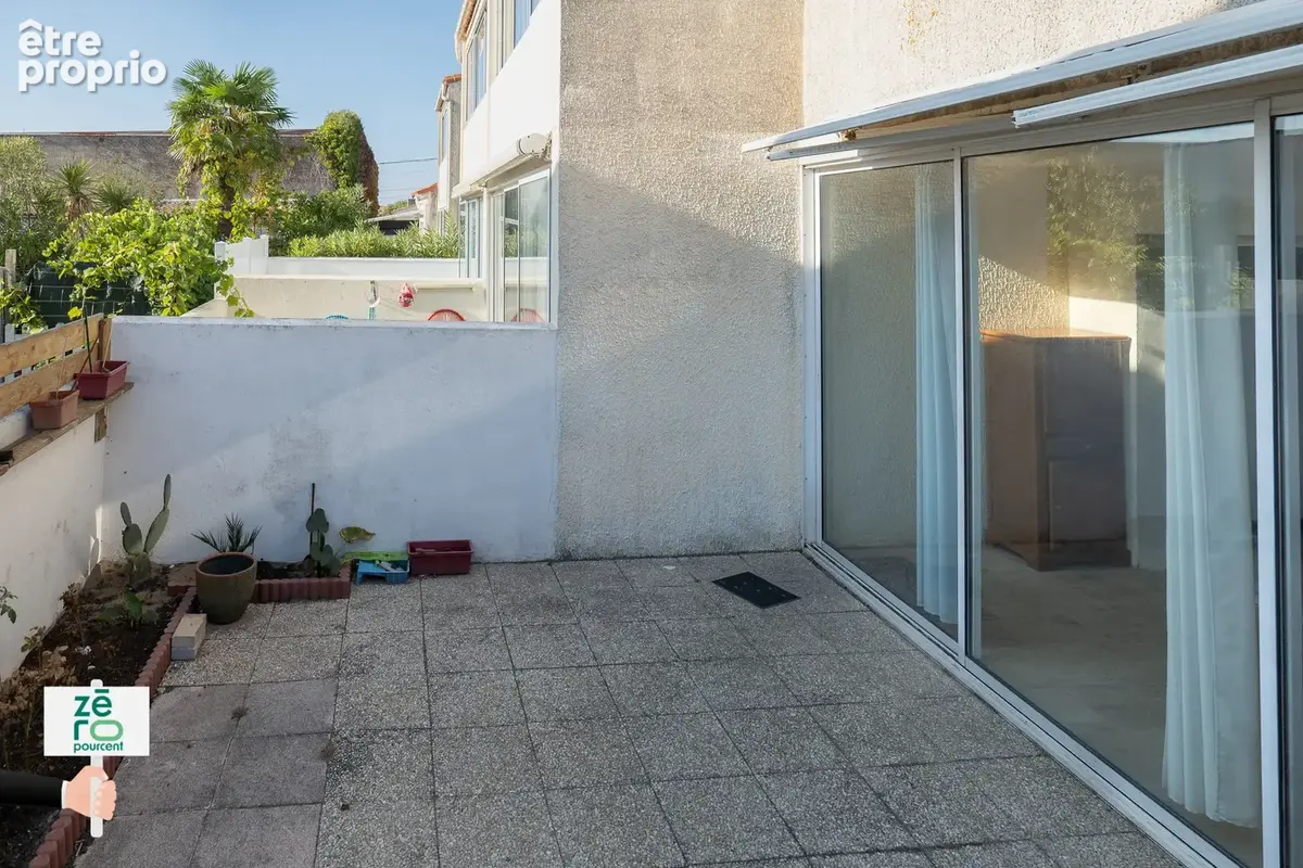 Appartement à vendre à La Tranche-sur-Mer   40 m2 Carrez, véranda, terrasse, parking privatif, plage et centre - photo 2