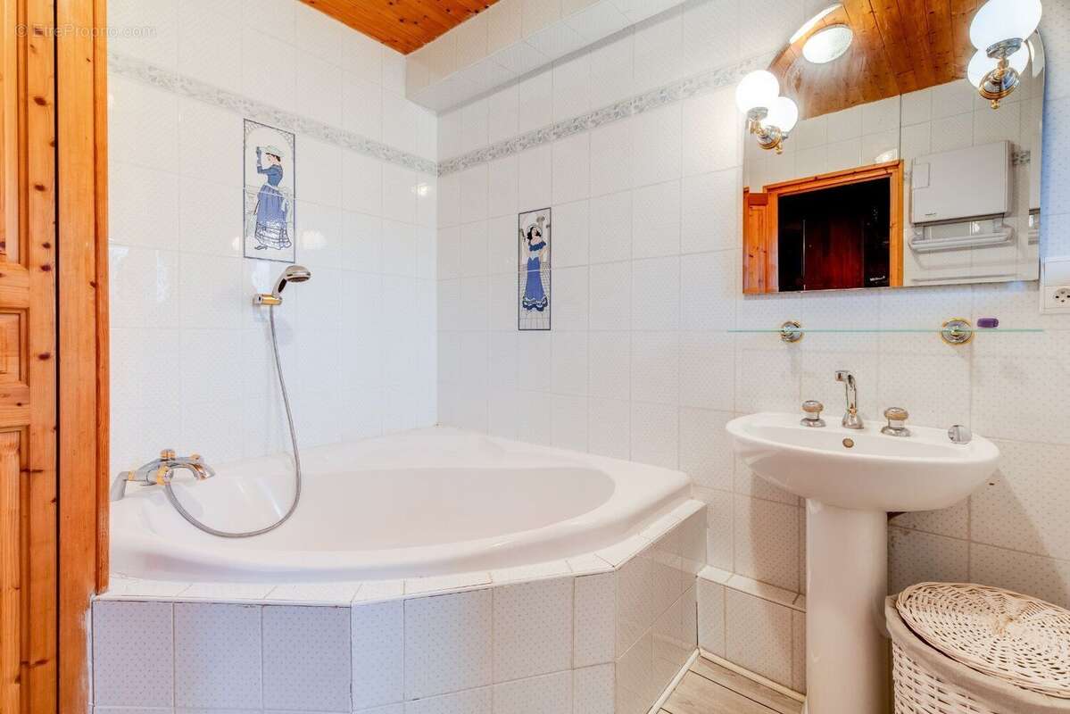 Maison 8 chambres 285m2 avec piscine - photo 11