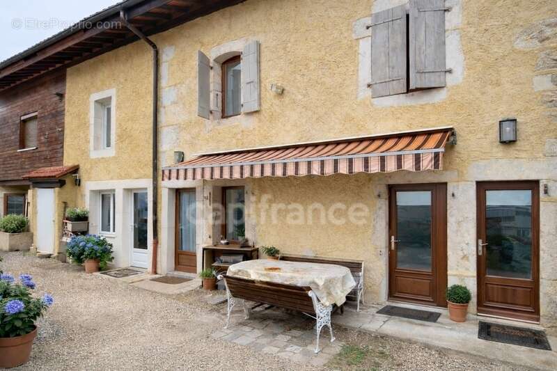 Maison à CROZET