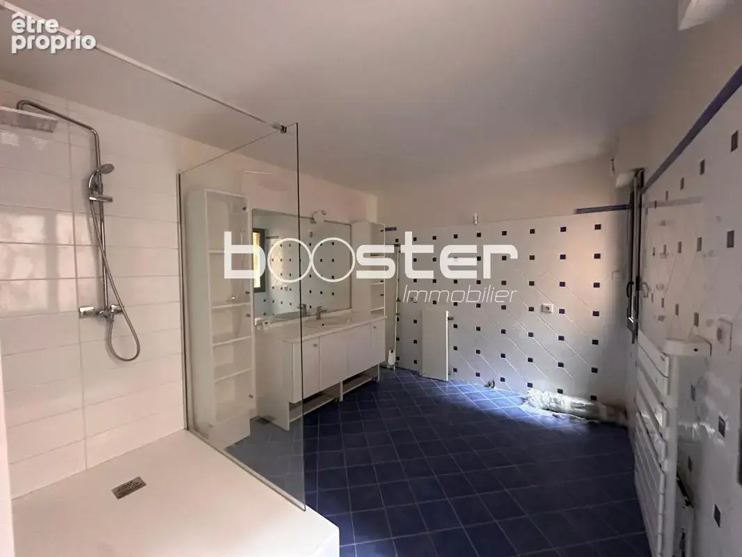Rare à Saint-Étienne : Grand appartement traversant de 155 m² avec ascenseur,  2 terrasses, 2 parkings en sous-sol - photo 6