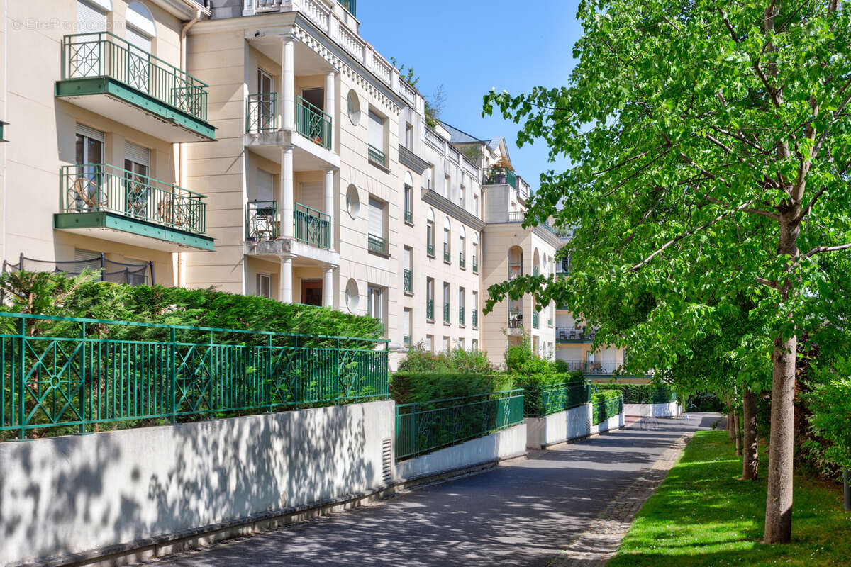 Appartement à LE PLESSIS-ROBINSON