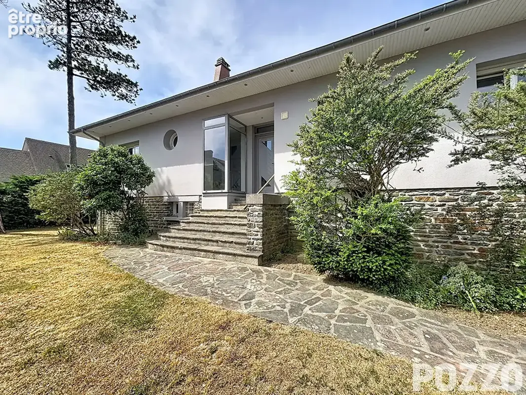 Agon Coutainville, jolie maison en excellent état à 250 mètres de la mer, vie de plain pied, terrasses, terrain 1300 m² - photo 11
