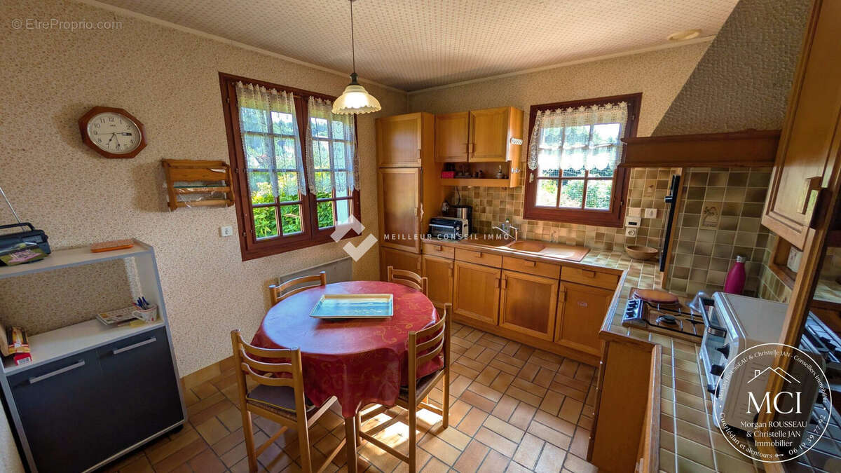 Maison 92 m² à Caurel  - photo 4