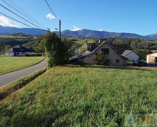 Terrain à bâtir d'une superficie de 1348 m² - photo 4