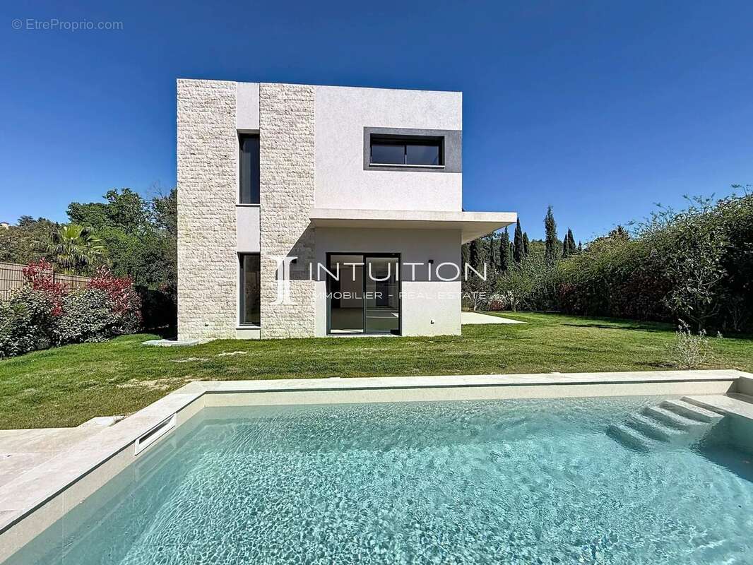 Maison à MOUGINS