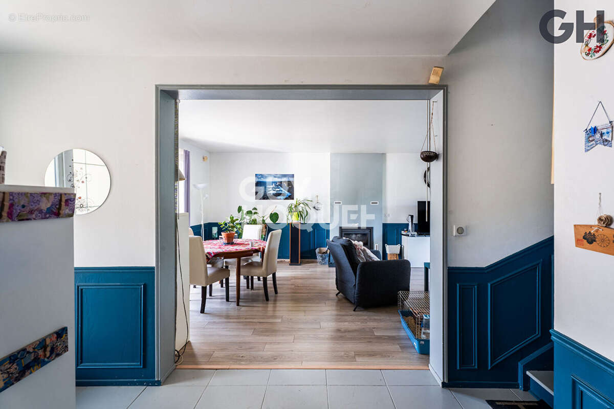 Maison à SOISY-SUR-SEINE