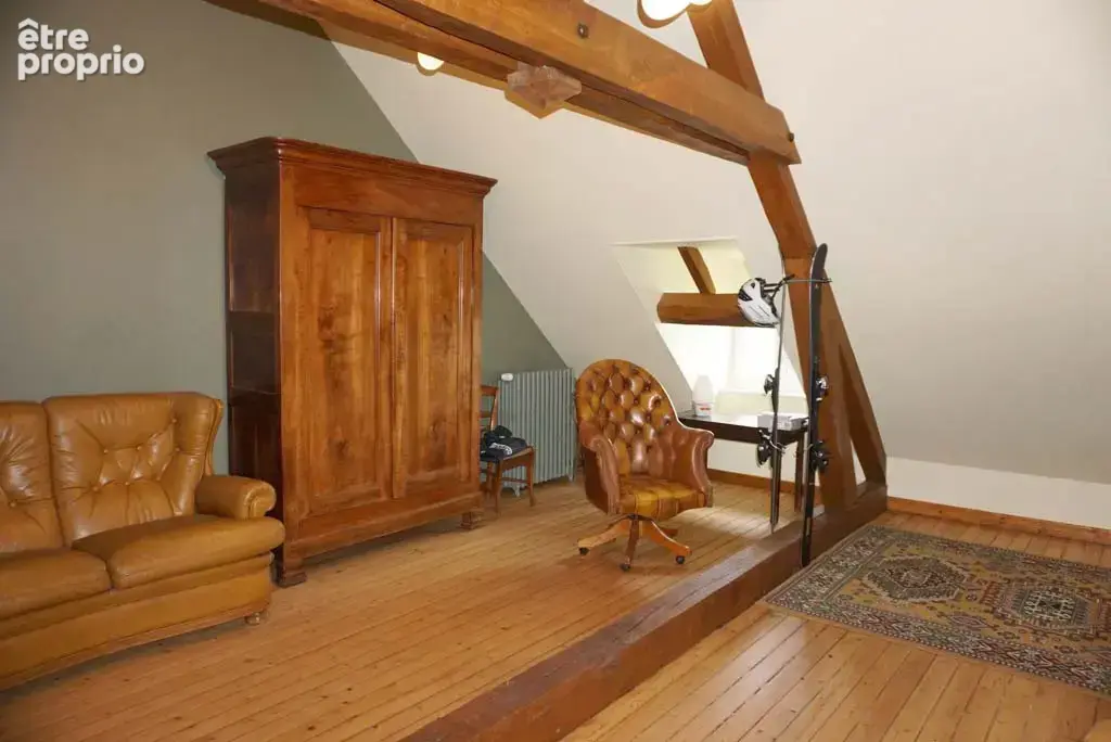 Belle et grande maison de caractère avec dépendances - photo 7