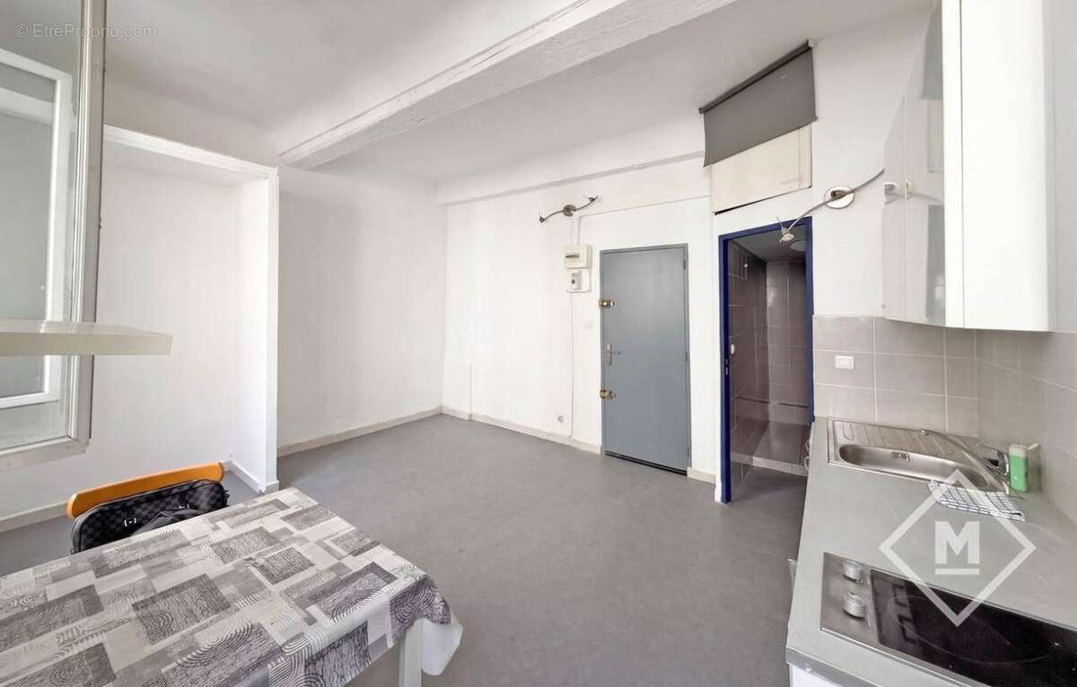 Appartement à MARSEILLE-1E