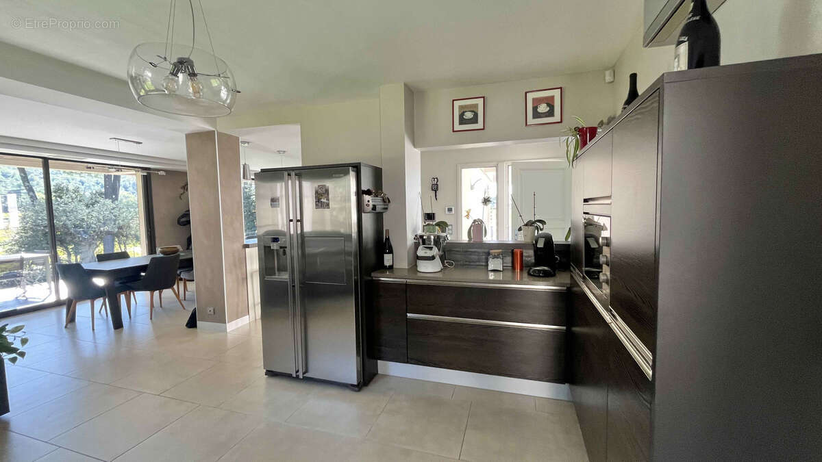 Maison à SAINT-MARCEL-DE-CAREIRET