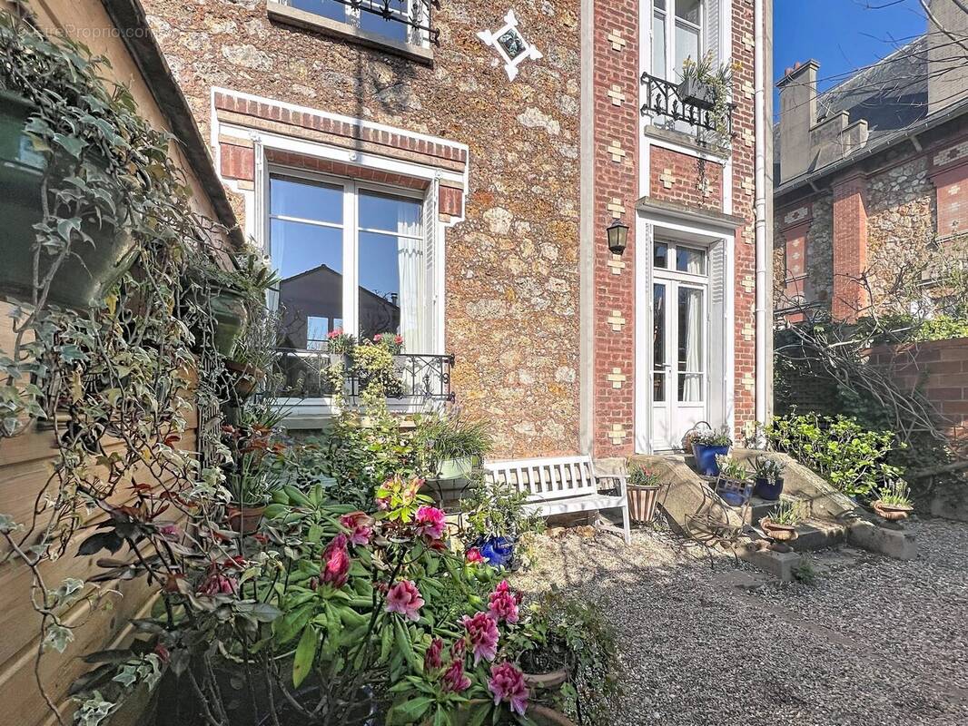 Maison à GARCHES