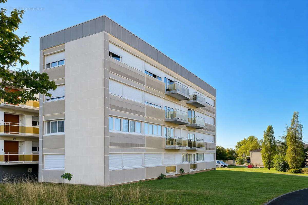 Immeuble 14 appartements avec balcons Cognac - photo 4