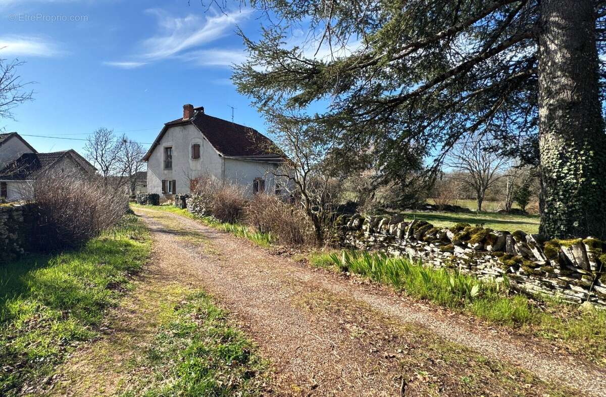 Corps de ferme  à rénover à proximité de Limogne-en-Quercy - photo 3