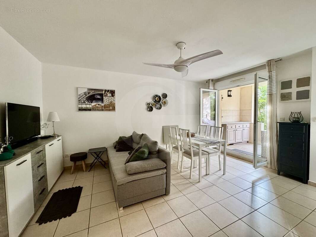 Appartement à POUSSAN