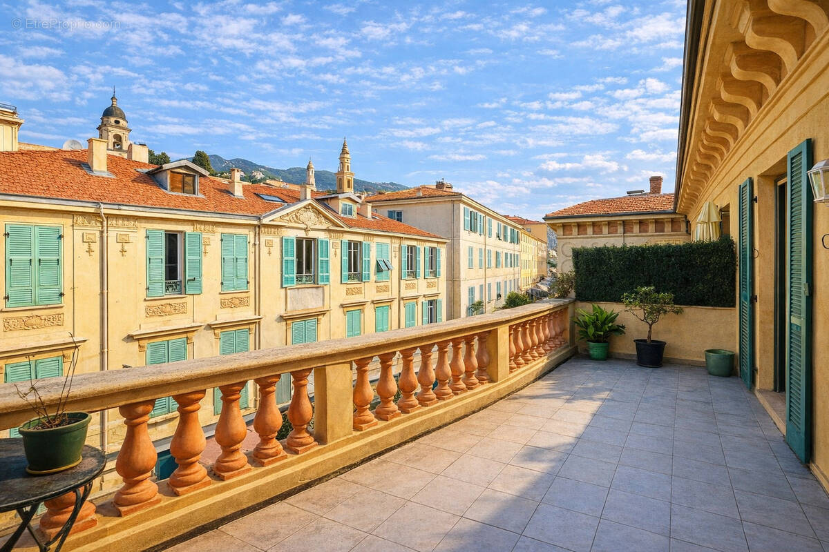 Appartement à MENTON