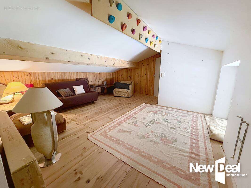 Maison à TOURRETTES