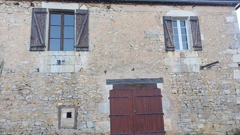 Maison à AJAT
