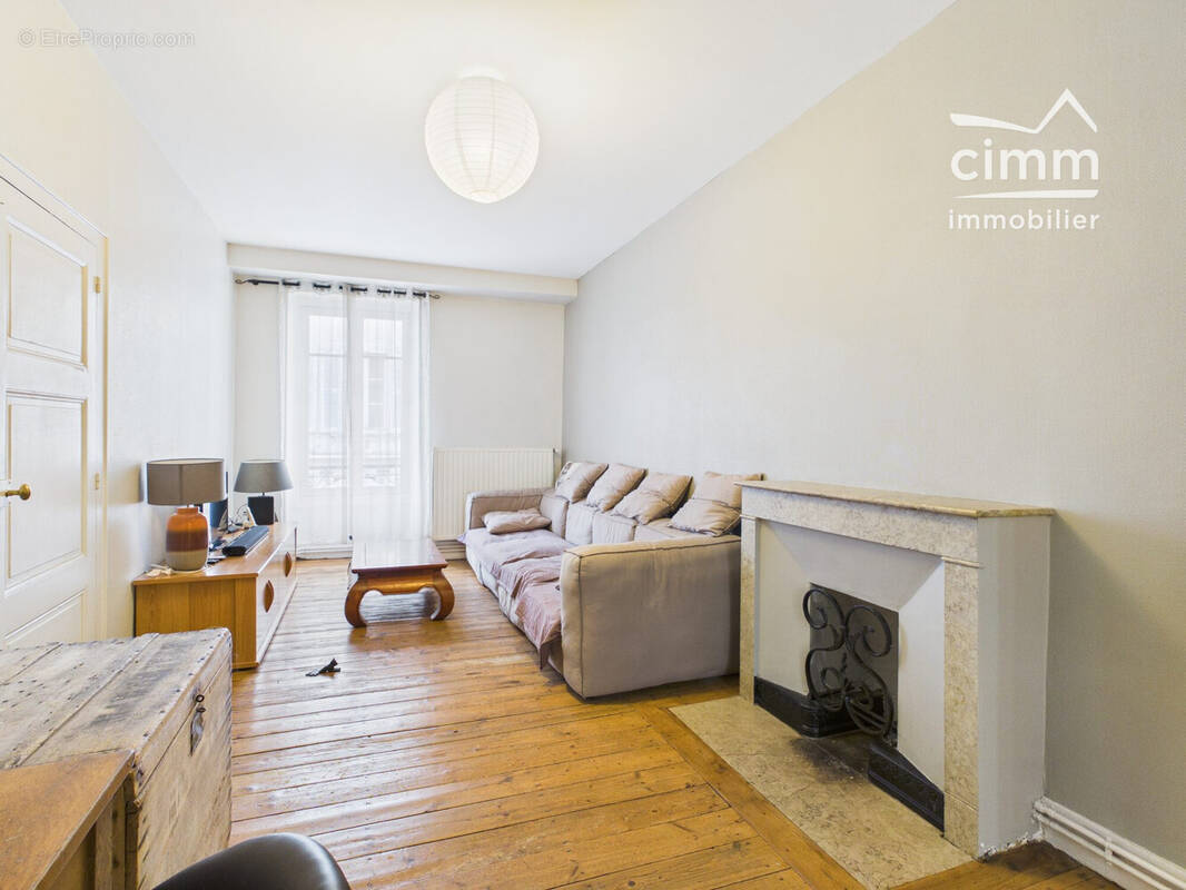 Appartement à RIVES