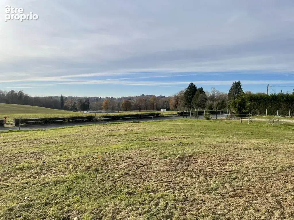 Photo Terrain à Beyssac au prix de 59 900€
