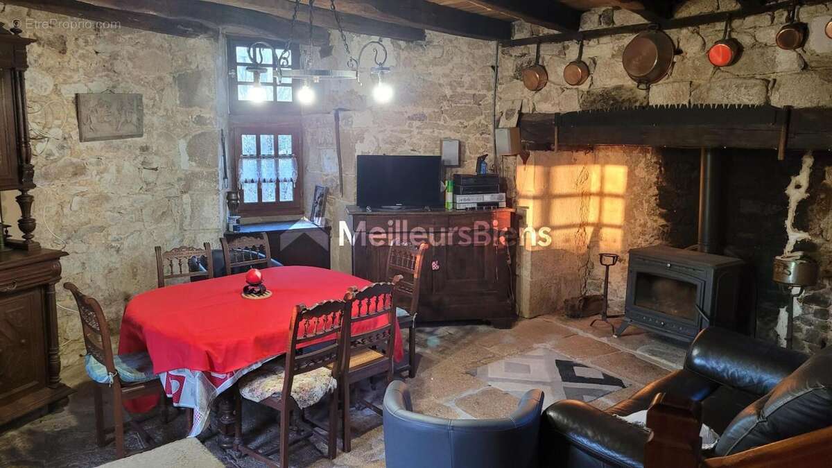 Maison à CROS-DE-MONTVERT