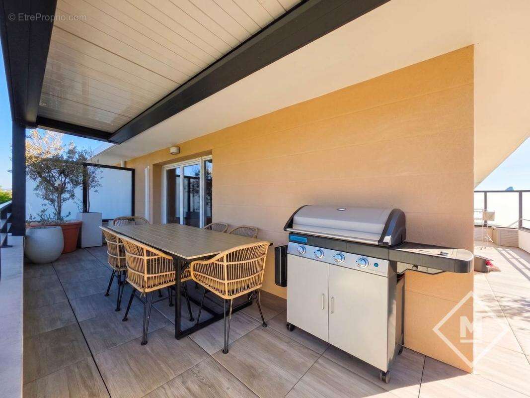À découvrir sans tarder ! Superbe T3 coup de cœur en dernier étage avec terrasse de 40 m² – Château-Gombert - photo 6