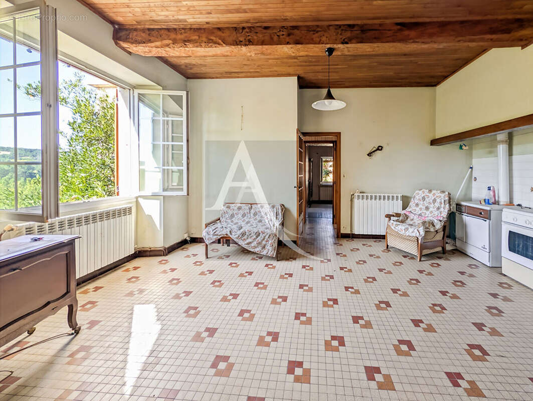 Maison et grange en pierre à rénover - photo 4