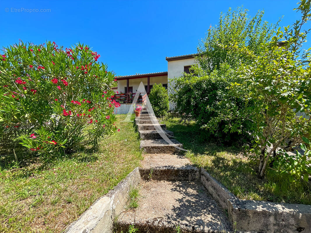Maison à FUMEL