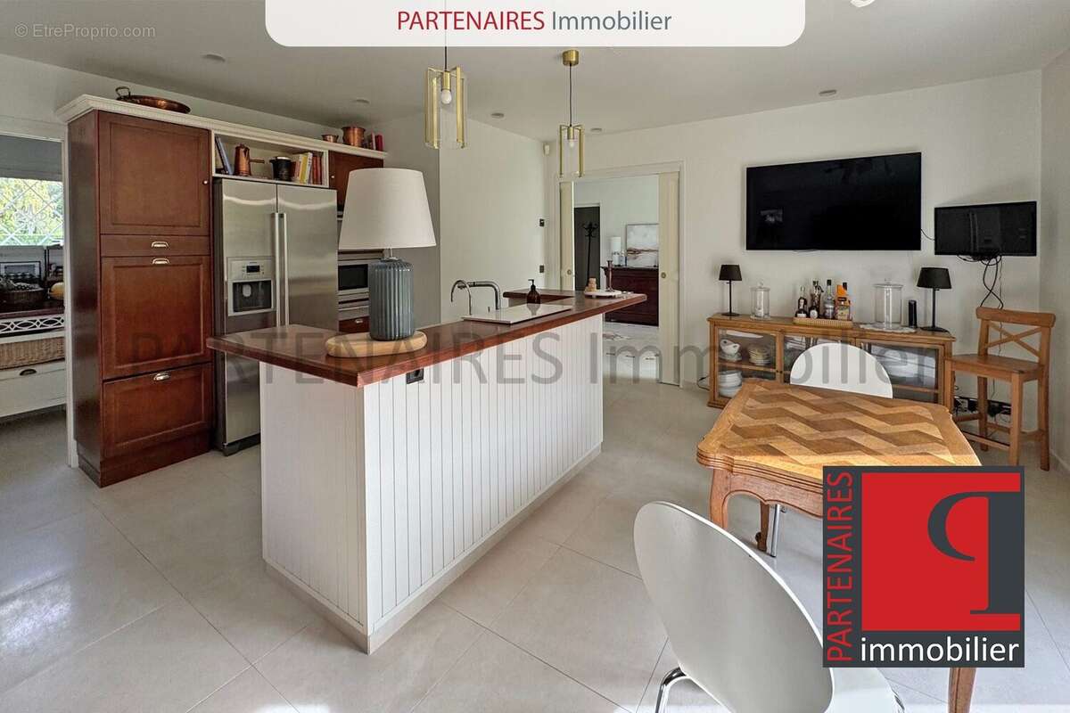 Maison à CRESPIERES