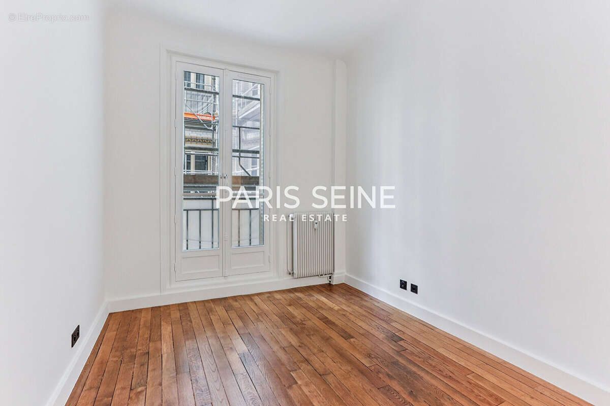 Appartement à PARIS-7E
